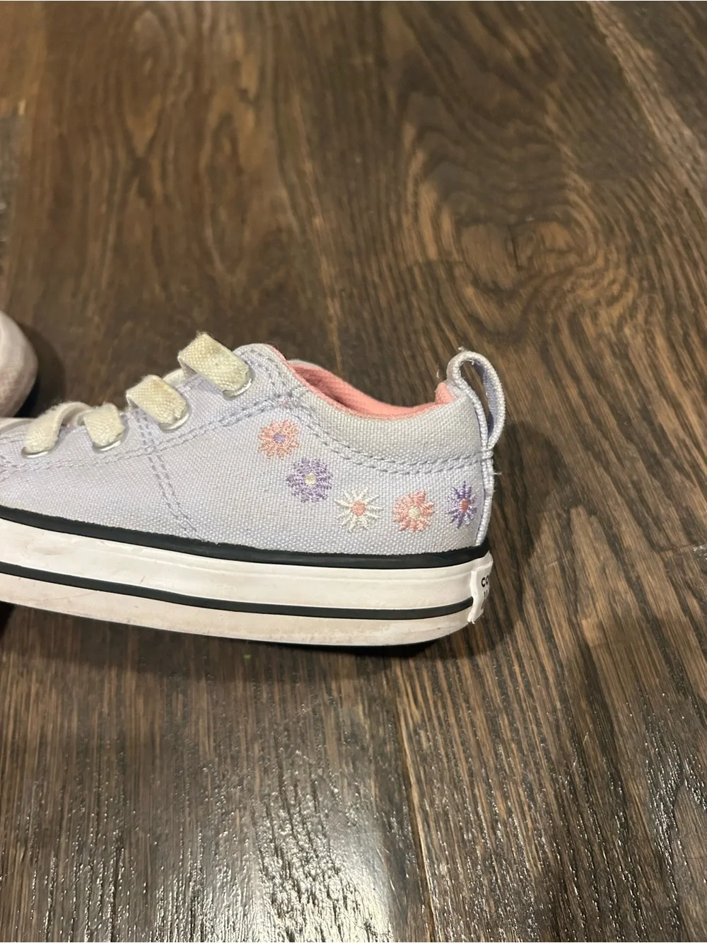 Converse Kids Lavender Sneakers with Floral Embroidery Toddler 7
